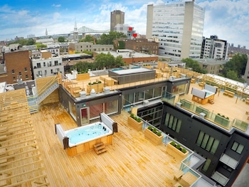m montreal hostel