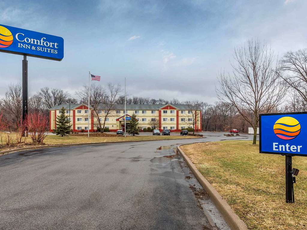 Comfort Inn & Suites East Moline Near I-80,Near Tpc Deere Run Golf Course,3 star