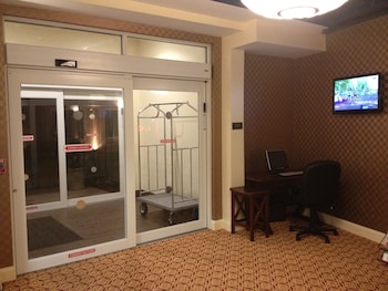 aashram hotel by niagara river