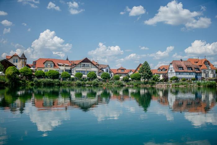 Seehotel Niedernberg - Das Dorf Am See
