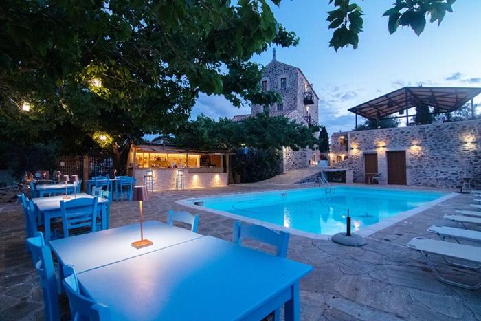 pyrgos petropoulaki
