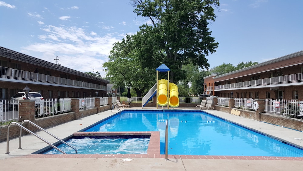 South Shore Inn,Sandusky>>Huron,2.5 star