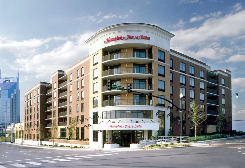 hampton inn and suites nashville downtown