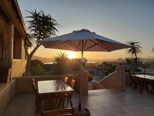 Amber Guest Lodge,Garden Route>>Brenton-On-Sea,4 star