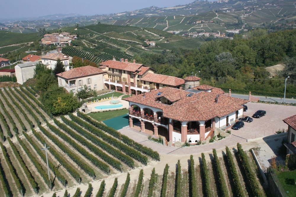 Tota Virginia Antico Podere,Near Azienda Agricola Boasso Franco - Gabutti,4 star