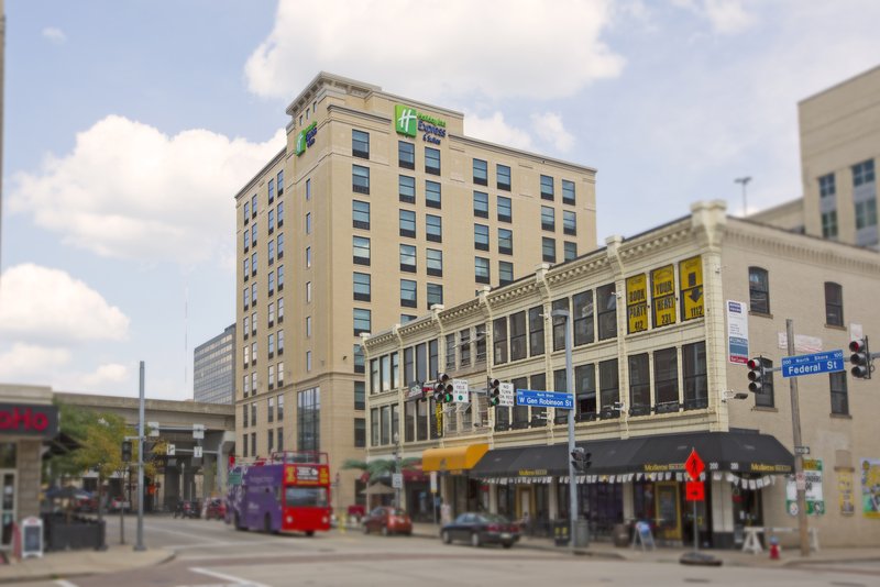 holiday inn express and suites pittsburgh north shore by ihg