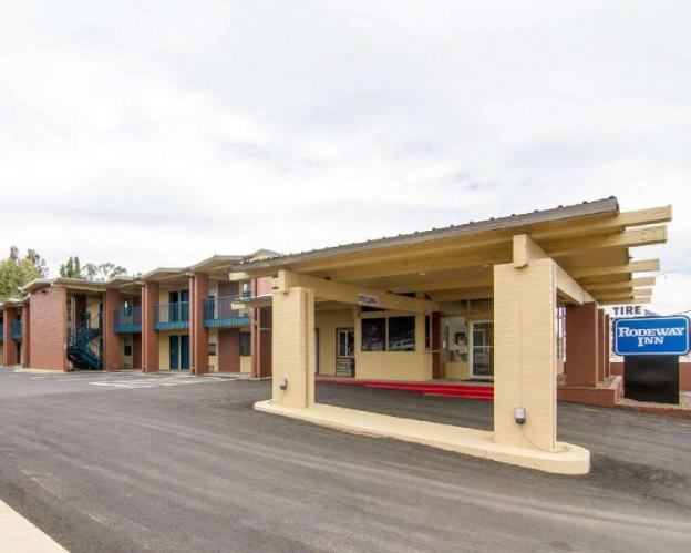 Inn On 66,Near Bushmaster Park,2 star