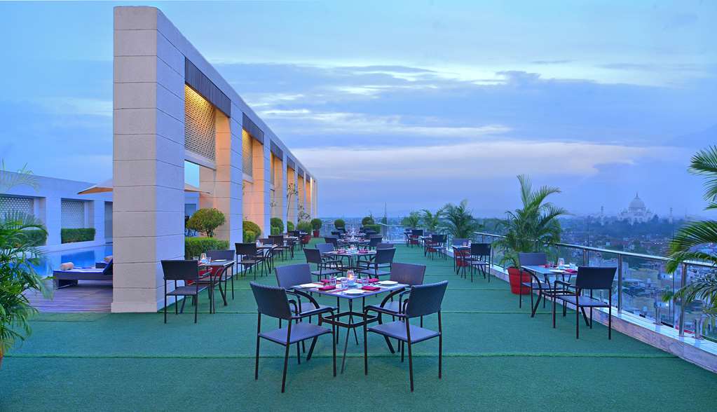 Radisson Hotel Agra,Fatehabad Road,5 star