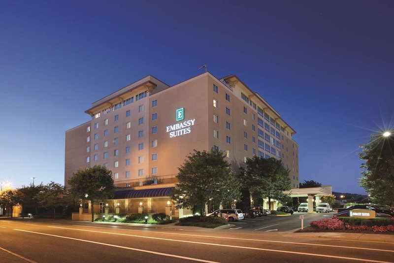 embassy suites charleston