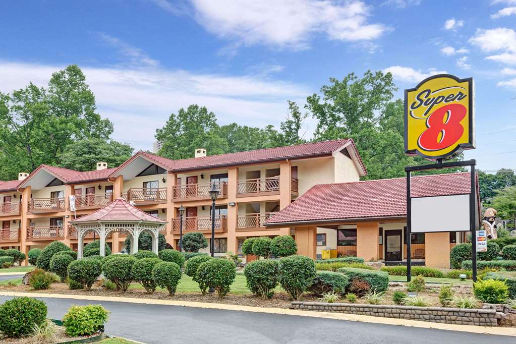 super 8 by wyndham downtown gatlinburg at convention center