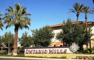 hampton inn and suites ontario