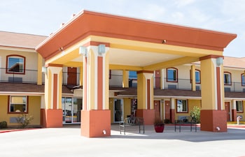 Sands Inn & Kitchen Suites,Woodward County>>Woodward,2.5 star