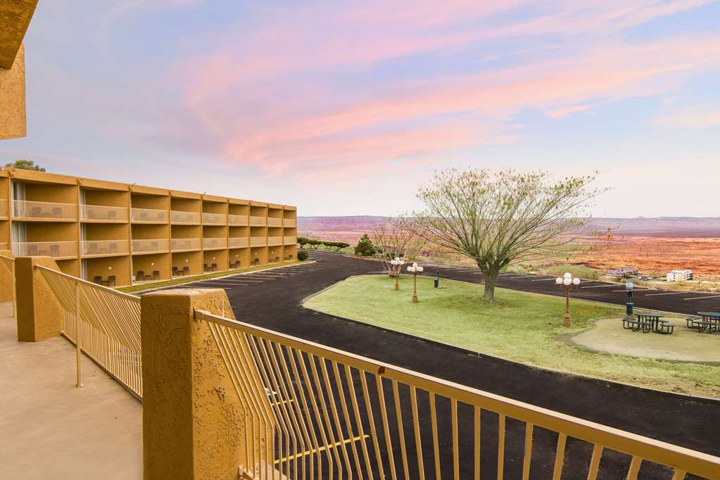 quality inn view of lake powell page