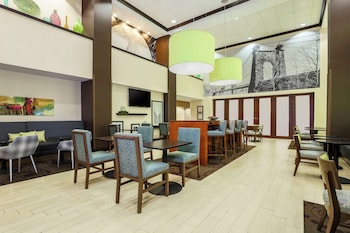 hampton inn and suites wheeling the highlands