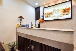 Hotel Akaal Heights,Near Gurdwara Kaulsar Sahib,3 star