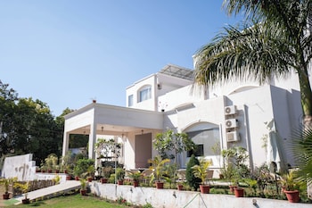 Surya Kothi Resort,,3 star
