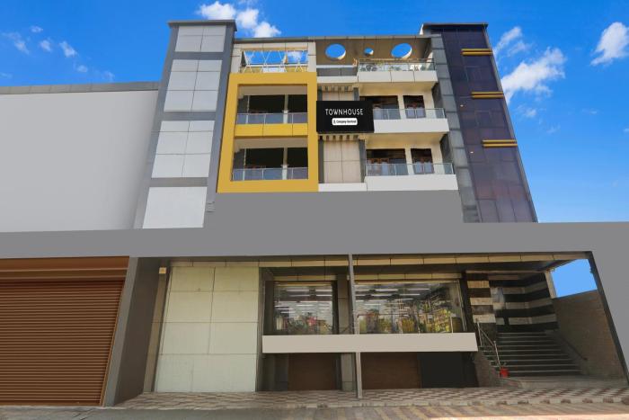 super townhouse awas vikas kalyanpur