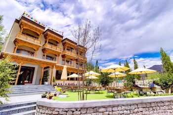 Legacy Hotel Alchi,,3 star