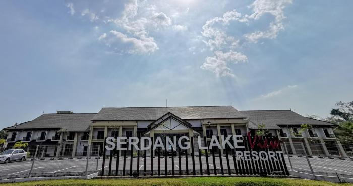 Serdang Lake View Resort,,3 star