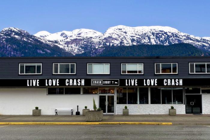 Crash Hotel Squamish,Whistler>>Downtown Squamish,2.5 star