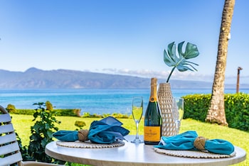 Napili Shores By Redawning,5315 Lower Honoapiilani Road,Kapalua,Lahaina,Maui Island,Hawaii 96761,Us,3 star