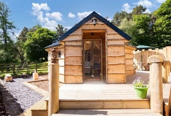 Sweet Donside Cabins,,2 star