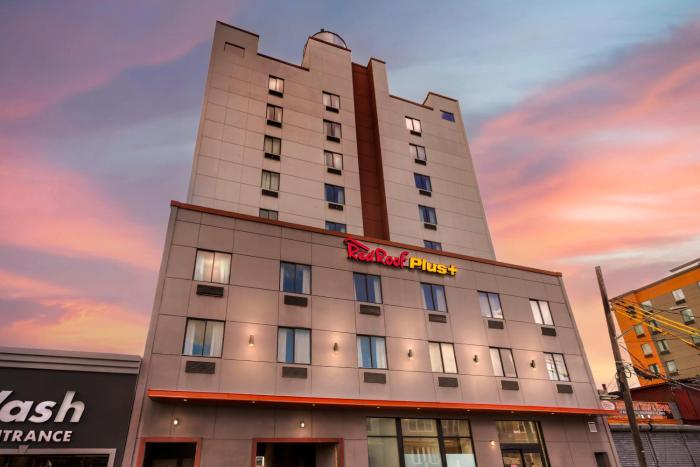 Red Roof Inn Plus Jamaica, Ny - Jfk Airport,,2 star