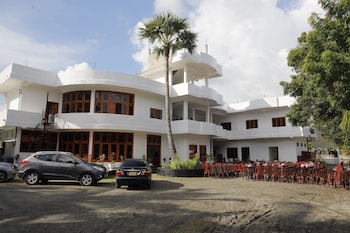 amis hotel