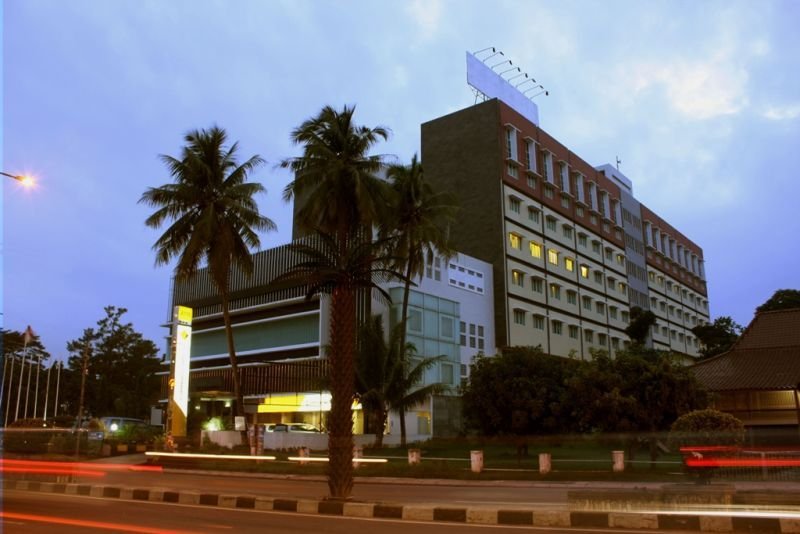 grand daira hotel palembang