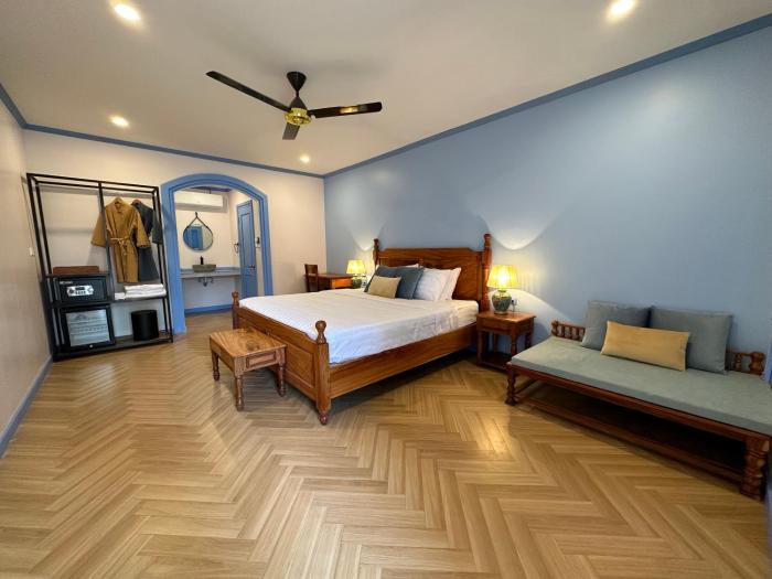 sadakham hotel
