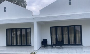 Edrange Luxury Lodge,,3 star