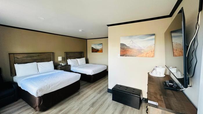 Motel 7 Inn & Suites,,3 star