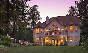 Cherry Valley Manor Luxury Bed And Breakfast,,4 star