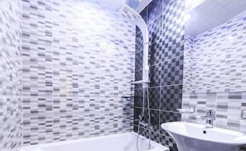 Rambo Drive In,,2 star