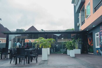 The Violets Hotel And Apartments,,3 star