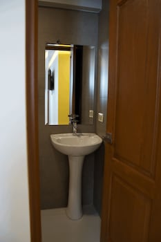 izza hotel