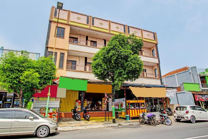 Spot On 92181 Kristin Homestay,,2 star
