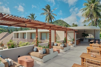 Boni Beach Hotel & Restaurant,,3 star