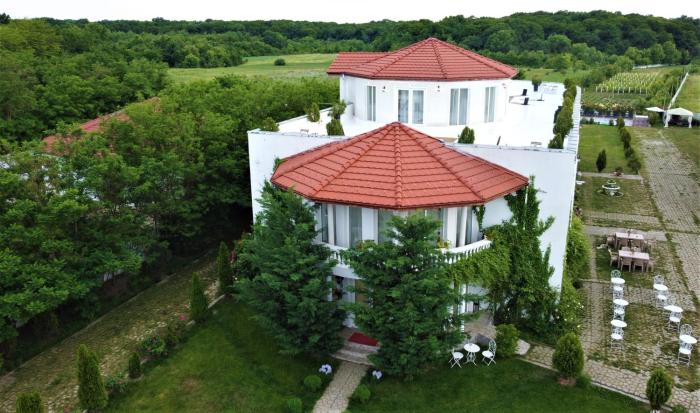 Youness Wellness Clinic & Retreat,,3 star