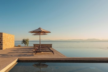 Sampatiki Suites - Seaview Luxury Suites With Breakfast And Spa,,4 star