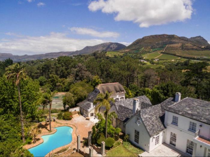 akamah estate
