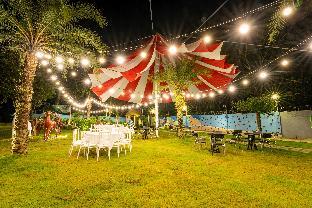 Apple House & Coffee,,3 star