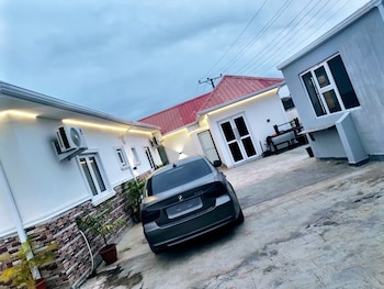 Skenyo Hotel & Apartments,,4 star