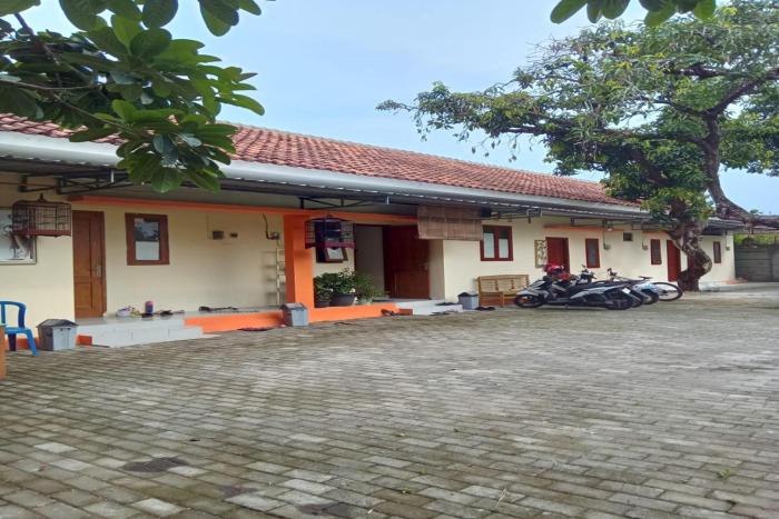Spot On 93452 Wulan Homestay 2  Syariah,,2 star