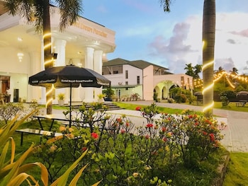 airport hotel dream paradise