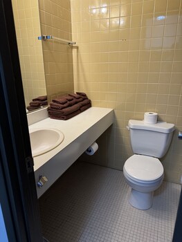 Minnedosa Inn,,3 star