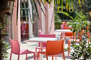 Hotel Formules Club Bordeaux Cenon,,2 star