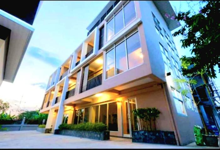 The Bua Boutique Resort,,3 star
