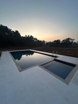 Ayarkar Farm Resort,,3 star