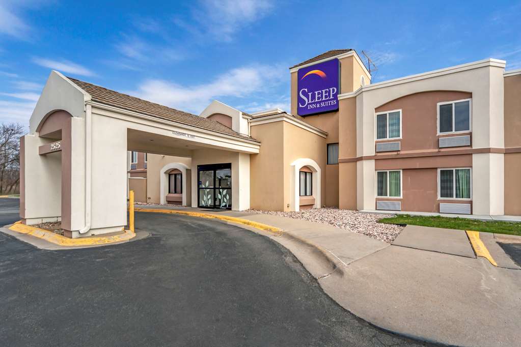 sleep inn and suites omaha airport